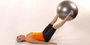 Holding a gymnastic ball between the raised legs can reduce depression