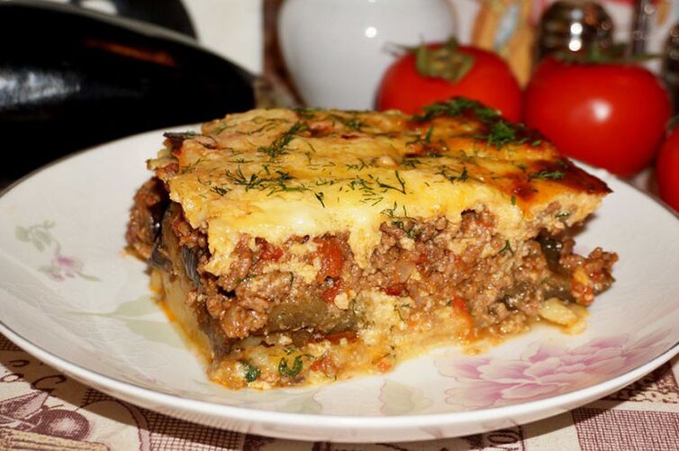 A hearty minced meat and eggplant casserole is ideal for dinner for gout patients
