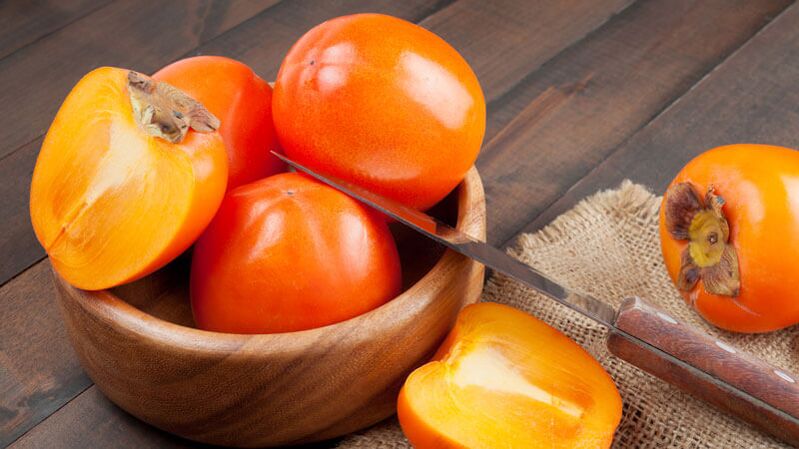Persimmons are a healthy fruit that diabetics can eat in moderation