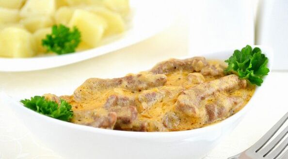 Beef with mushrooms in cream sauce – a hearty dish for the Dukan diet consolidation phase